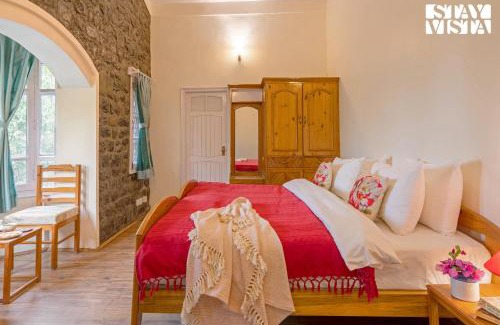 Nainital Villa | StayVista at House of Hive - Garden, BBQ and Heater