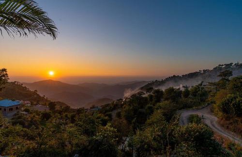 Kuthar Villa | StayVista at Nivriti for an intimate stay