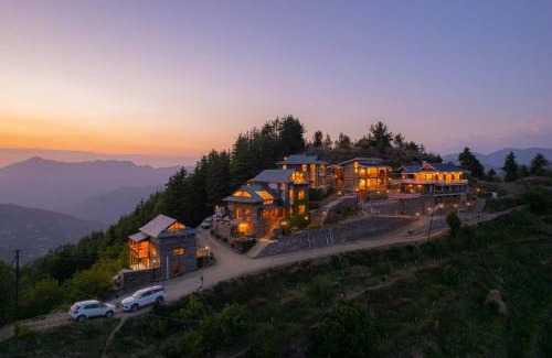 Theog Villa | StayVista at Sarog Cottage at Daafi With Bonfire