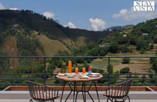 Shimla Villa | StayVista at Shai Sher Estate with Bonfire, BBQ and Lawn