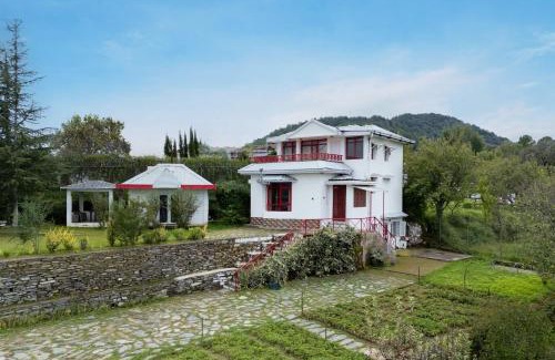 Shimla Villa | StayVista at Sunshine Estate Serene 2BR Pet Friendly Villa in Chail with view
