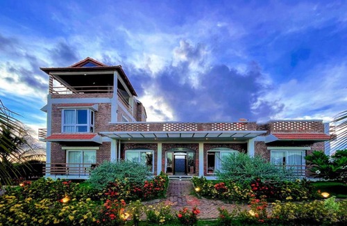 Cheyyur Villa | StayVista at The Light House