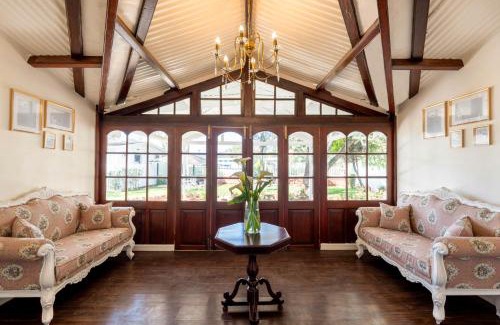 Thalayathimund Villa | StayVista at Tiverton Bungalow ooty - Lawn, BBQ, Heater