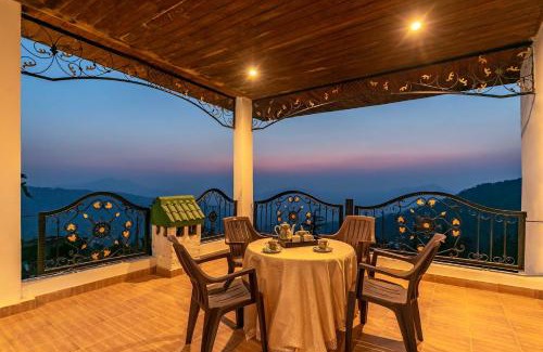 Chail Villa | StayVista at Valleys & Peaks 4BHK Villa in Chail with Valley view