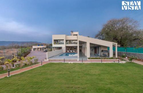 Kihim Villa | StayVista at Villa Lemonade with BBQ & Bonfire