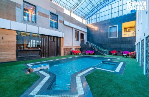 Gurugram Villa | StayVista at Wandering Vines 4BHK with FREE Breakfast ,Indoor Pool in Delhi Sohna