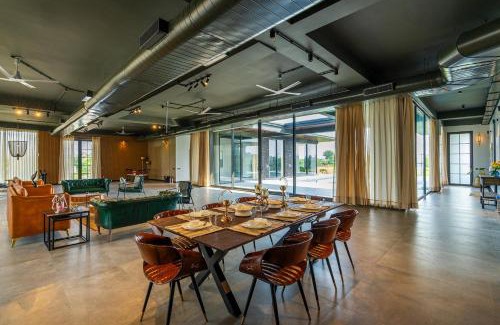 Delhi Villa | StayVista's Anantam - exquisite 4BR with Huge Swimming Pool Villa in Delhi