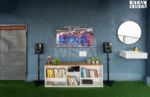 Bhilar Villa | StayVista's Sunflower Villa - Mountain-View Retreat with Pool & Games Room