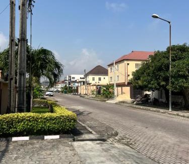 Lekki Phase 1 House | StaywithReda