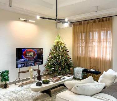 Lekki Phase 1 House | StaywithReda