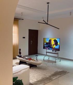 Lekki Phase 1 House | StaywithReda