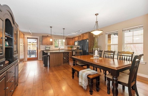 Lindell Beach Cottage | Steadymart Cottage - spacious 3-bed/3-bath & pool, hot tubs, creek, Cultus Lake