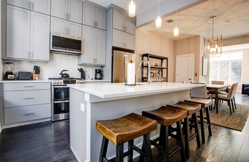 East End - Valley Street House | Stealing Home | Downtown Asheville Condo with Private Rooftop