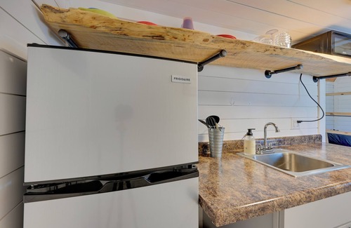 Austinville Apartment | Steamboat Rock Cabin Near Trails & River!