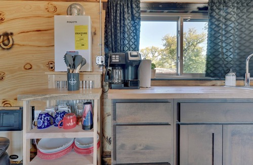 Austinville Apartment | Steamboat Rock Cabin Near Trails & River!