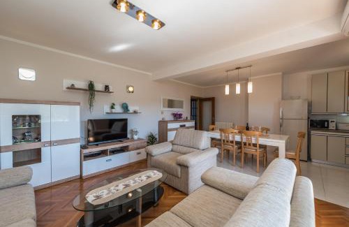 Lukoran Apartment | Stedi Apartment