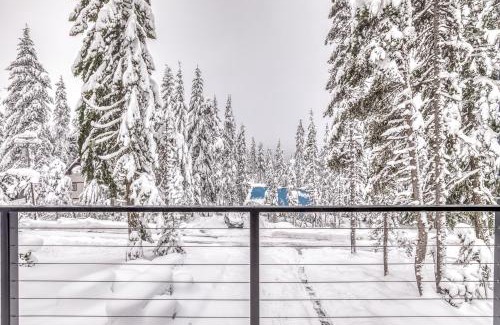 Government Camp House | Steel Lane Hideaway