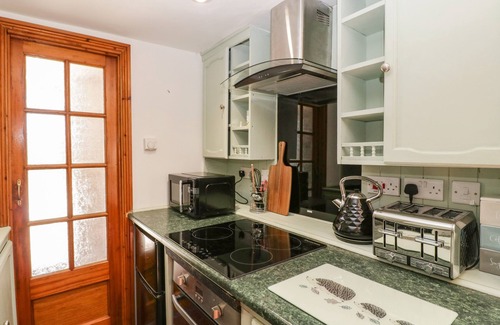Ross-on-Wye Cottage | STEEL WORKS FARM, pet friendly, with a garden in Gorsley