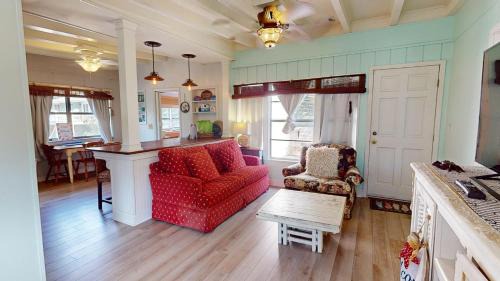 Folly Beach House | Steele Magnolias on Folly