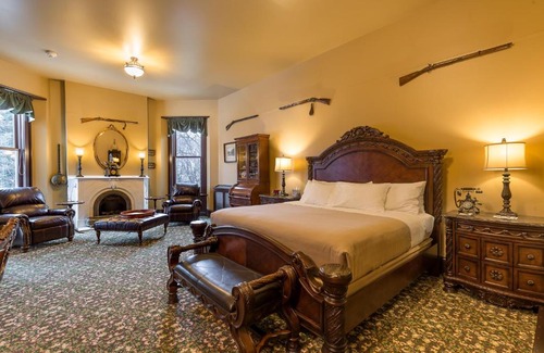 Painesville Hotel | Steele Mansion Inn & Gathering Hub