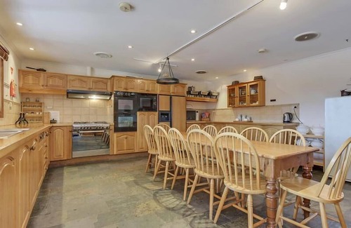 Carlton House | Steeles Island Retreat