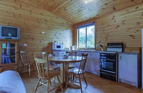 Carlton House | Steeles Island Retreat