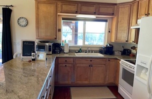 Santa Rosa House | Steelhead Creek Vineyards Casita