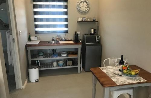 Magaliesberg Apartment | Steenkoppies estate semi self catering unit 1