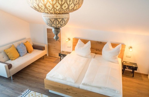 Bad Feilnbach House | Stefanies Cafe Pension Culture