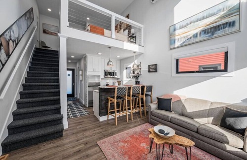 Traverse City Condo | Stella Boona 1BD Loft Condo Downtown Wineries Beaches