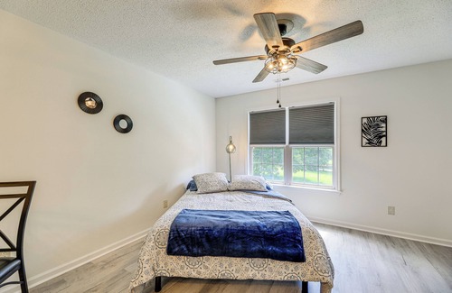 Stella House | Stella Home w/ River View: 10 Mi to Hammocks Beach