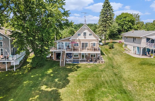 Custer House | Stella Place at Lost Lake