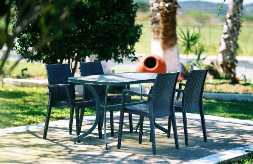 Tingaki Apartment | Stella's Holiday Resort