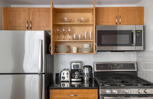 Bowery Apartment | Stellar LES 2BR w/Doorman, W/D & Gym, nr Park, by Blueground
