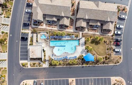Sienna Hills Apartment | Stellar Location Access To Pool Hot Tub And More