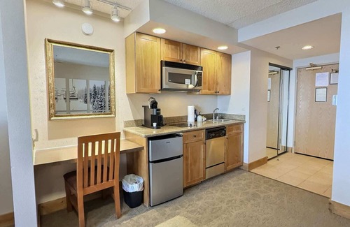 Crested Butte Condo | Stellar Location, Hot Tub, Heated Pool, Steam Room/Gym