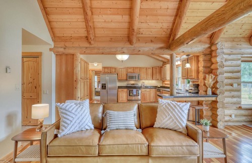 Pagosa Springs House | Stellar Riverfront Cabin with Hot Tub, Fireplace, Acreage & Pet-Friendly - Perfect Colorado Getaway