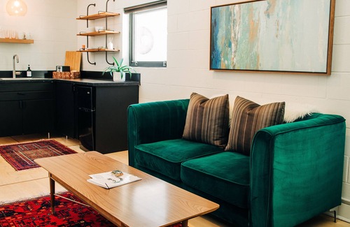 East Market District Apartment | Stellar Suites