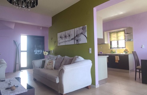 Megala Chorafia Villa | Stella’s maisonette is situated in Aptera. It covers a surface of 117