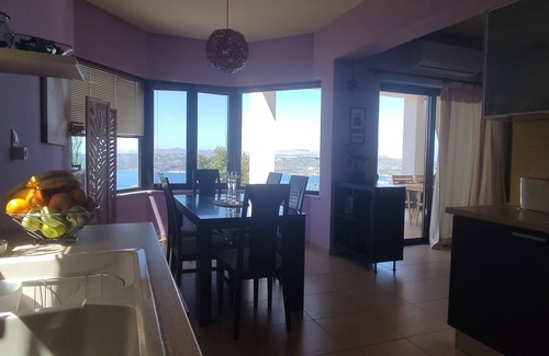 Megala Chorafia Villa | Stella’s maisonette is situated in Aptera. It covers a surface of 117