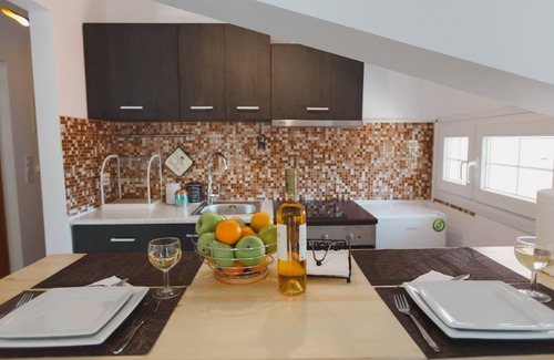 Poros House | Stellatos House