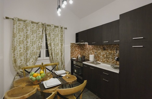 Poros House | Stellatos House