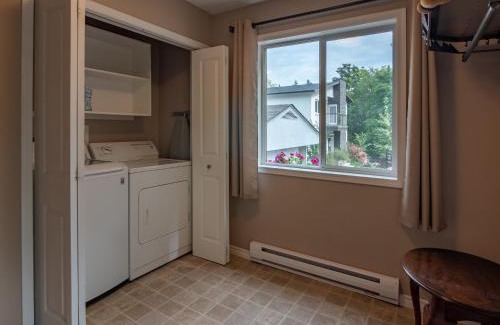 Okanagan-Similkameen House | Steller Jay Hollow