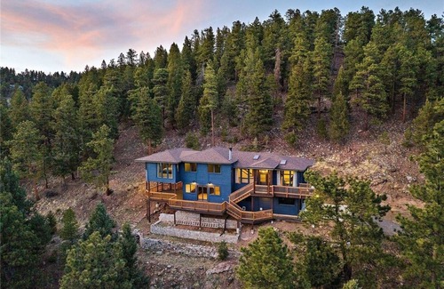 Shadow Mountain House | Steller's Jay Hideaway