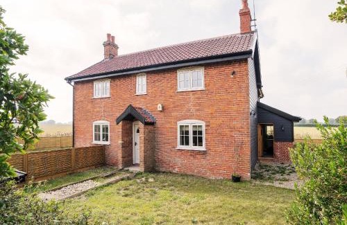 Westleton House | Stelps Cottage by The Suffolk Cottage Collection