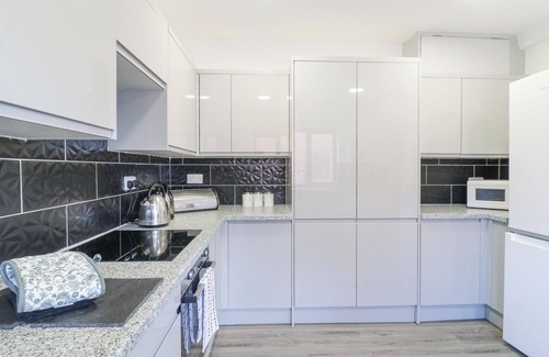 Barrow-on-Trent House | STENSONHILL LODGE, pet friendly, with hot tub in Derby