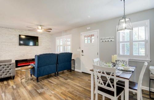 Rosewood House | Step-Free Home with Fire Pit - 3 Miles to USC!