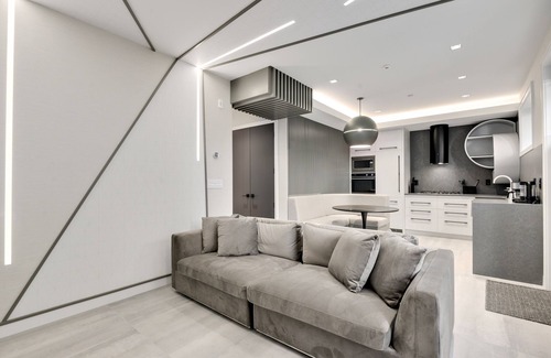 Downtown Vancouver House | Step from the Water! Brand New Stunning DT Sunset Beach, Hidden Gem, 2bd 2ba.