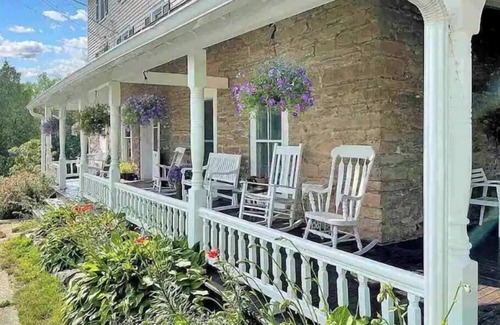Clintondale Apartment | Step into history & unwind at Spring apt a charming 🏡 at the❤️of NYHudson Valley