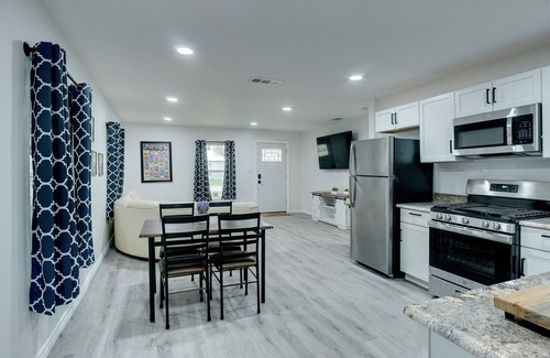 River Oaks House | Step Into Paradise